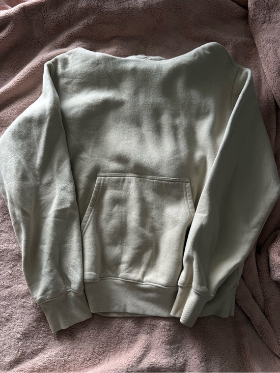TNA Tops - Minimalist Sweatshirt in Beige